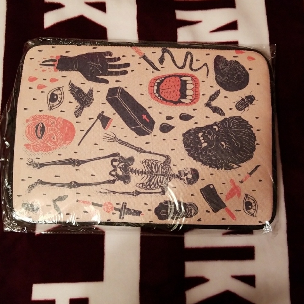 Laptop sleeve